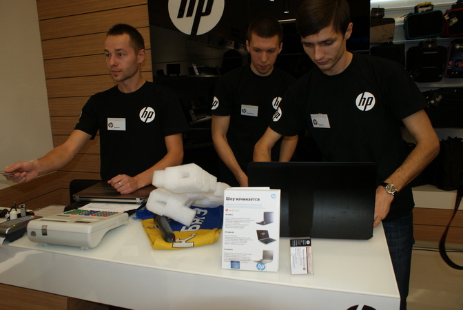 Открытие магазина HP в Минске. Репортаж