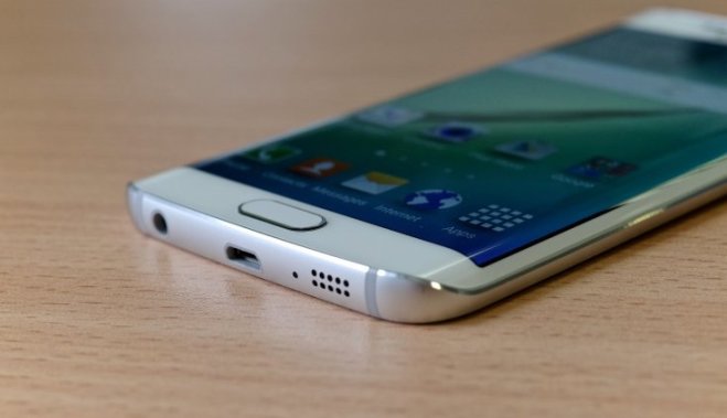 Terkenal Desain Unik Harga Selangit, Sekarang Smartphone Ini Jadi Gembel Murahnya!