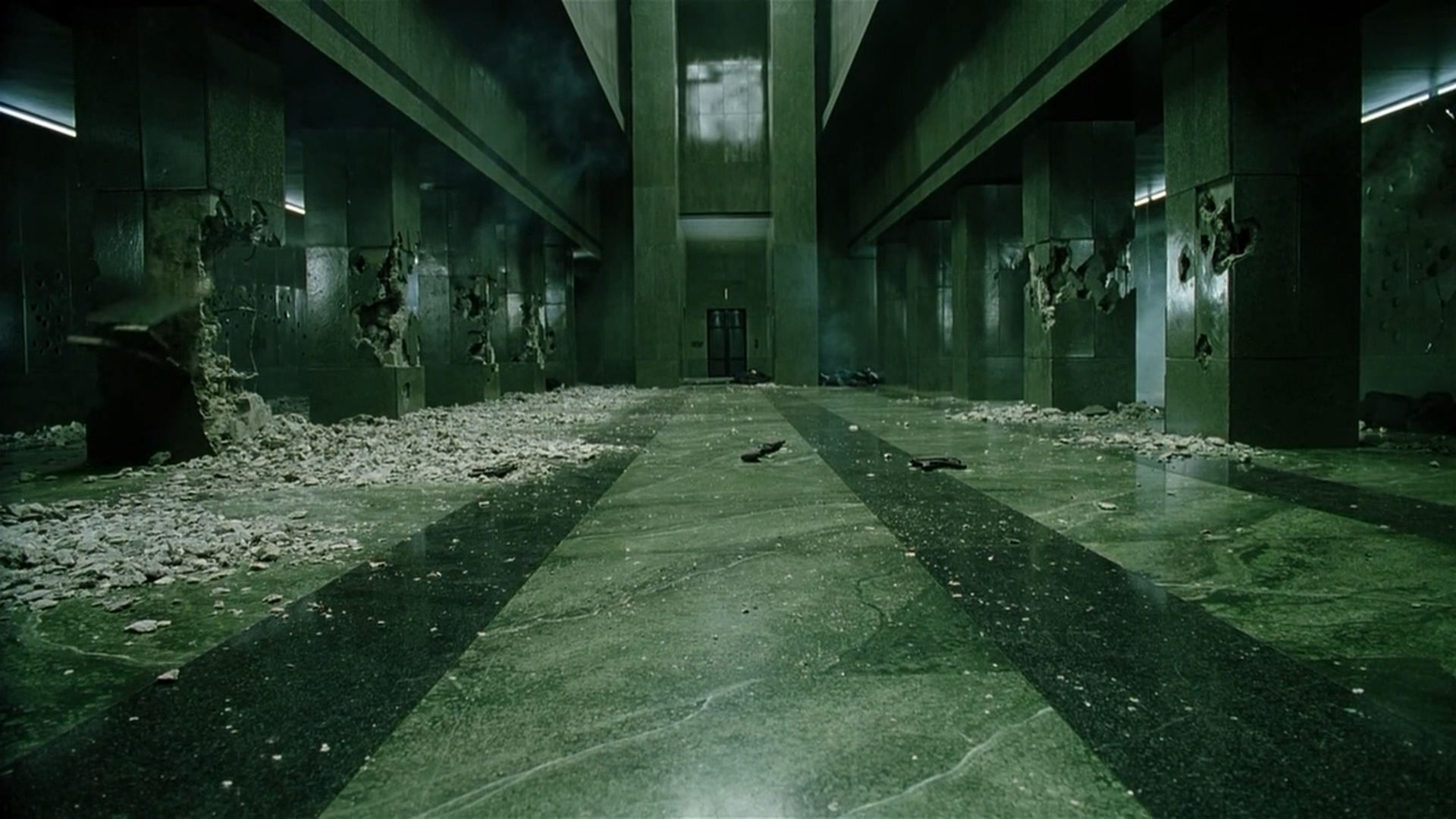 Все кадры из "Матрицы"в фильме имеют зеленоватый оттенок. 