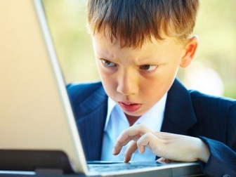 Большинство родителей в Беларуси не считают нужным защищать детей от онлайн-угроз