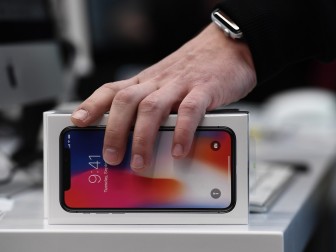 Белорусы за два дня продаж разобрали почти все iPhone X