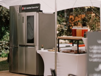 LG представила DoorCooling+ холодильники и OLED телевизор на Vulitsa Ezha 