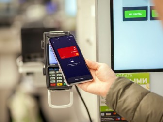 Как платить телефоном Huawei: от кофе до парковки